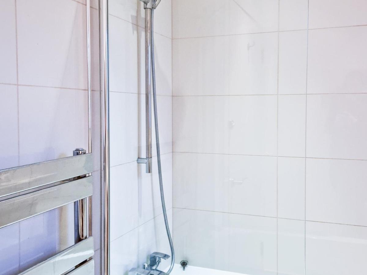 Pass The Keys Family Friendly 2 Bedroom Gem In Shepherd'S Bush London Kültér fotó
